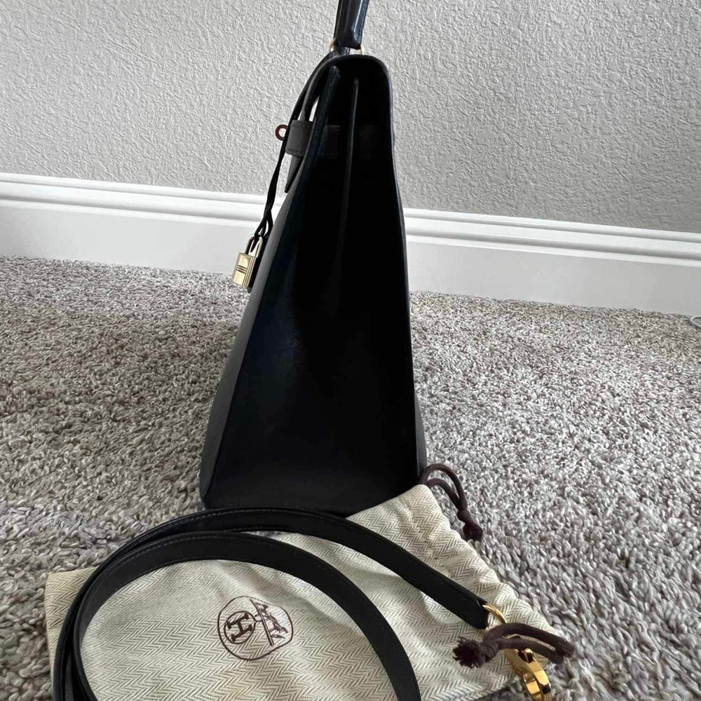 Authentic Kelly Hermes pre-owned good condition. - Picture 4 of 9